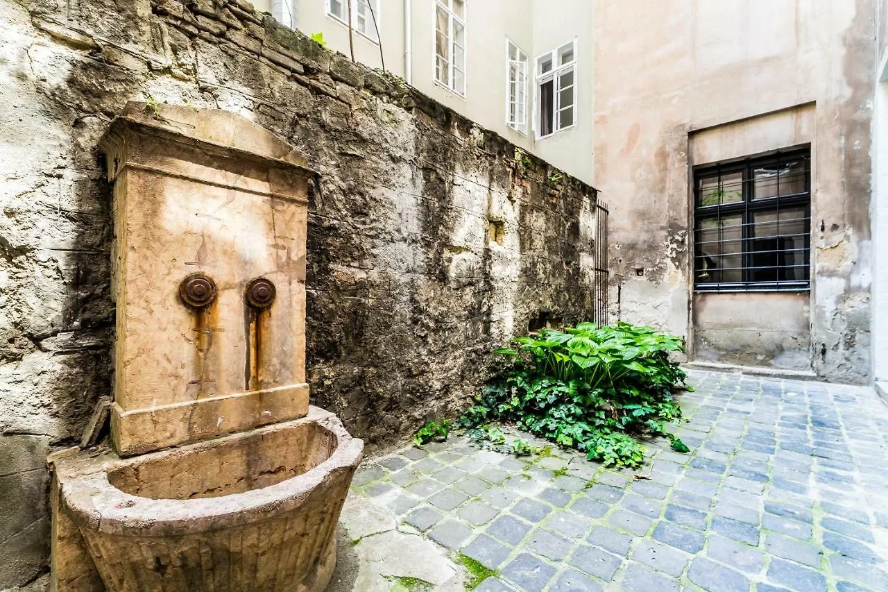 Urban Stable Luxury Apartments Budapest