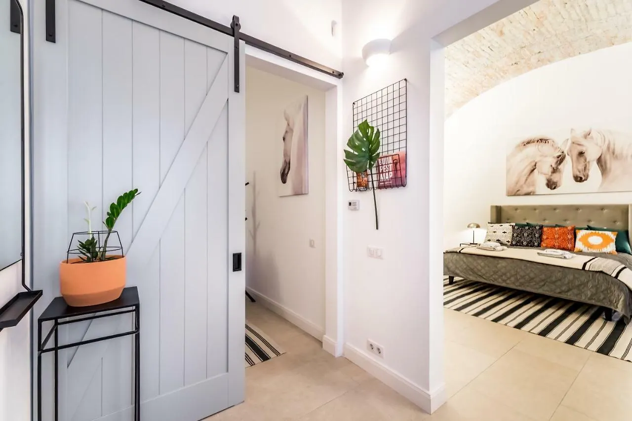 Urban Stable Luxury Apartments Budapest Ungarn