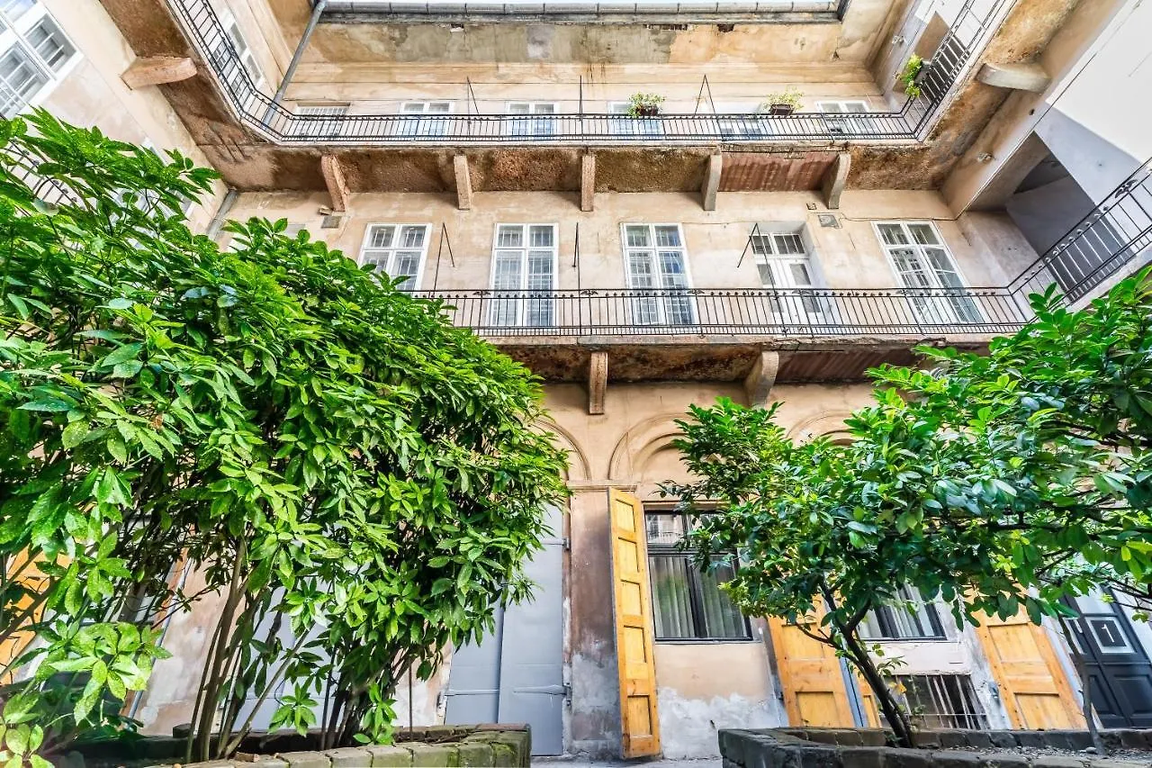 Urban Stable Luxury Apartments Budapest Ungheria